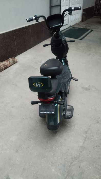 Elektro moto skuter