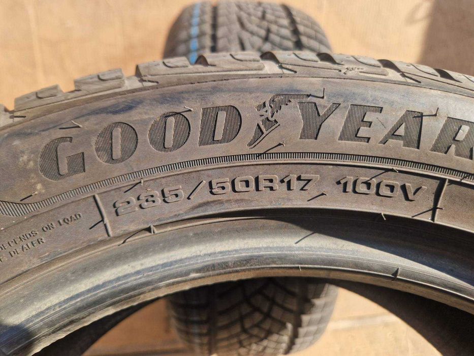 2 Goodyear R17 235/50
Зимни гуми 
DOT4319