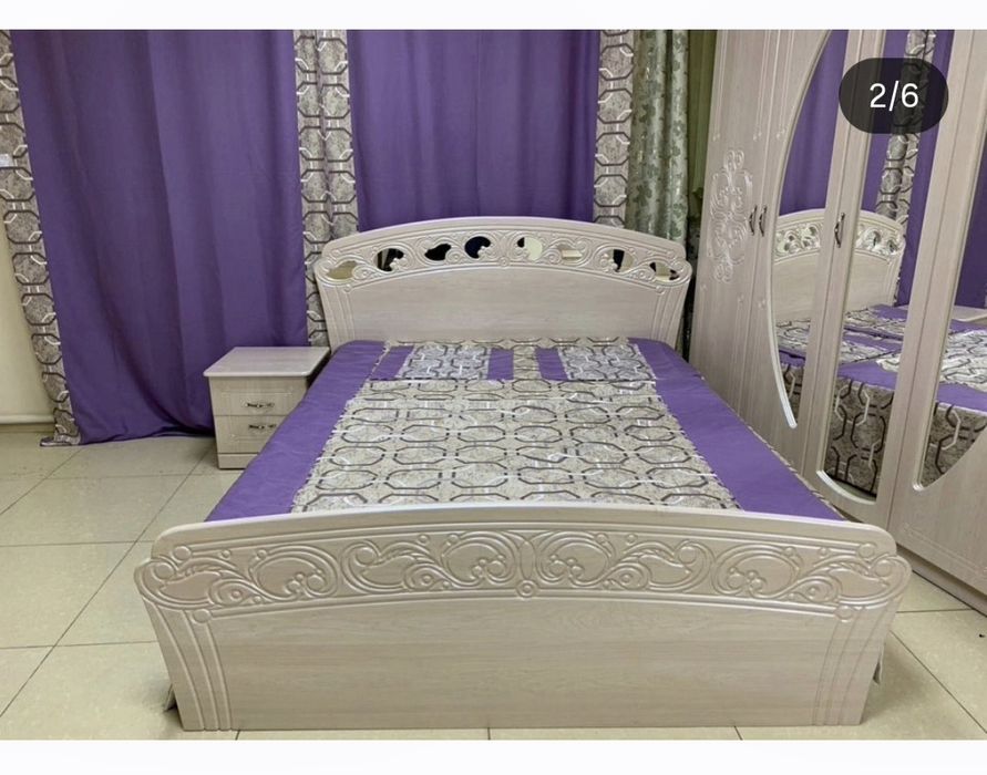 Двуспальняя кровать