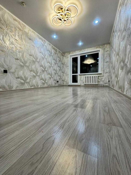 Продается 2 х комнатная новой планировки район ТД Байтерек.