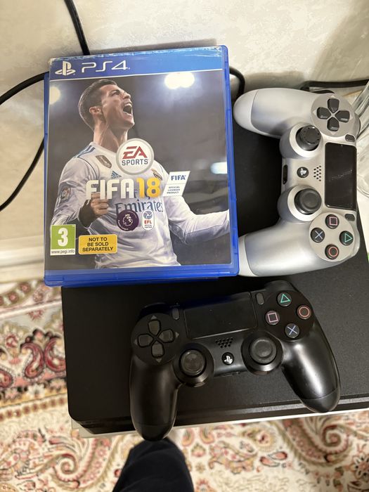Продам PS 4 c играми
