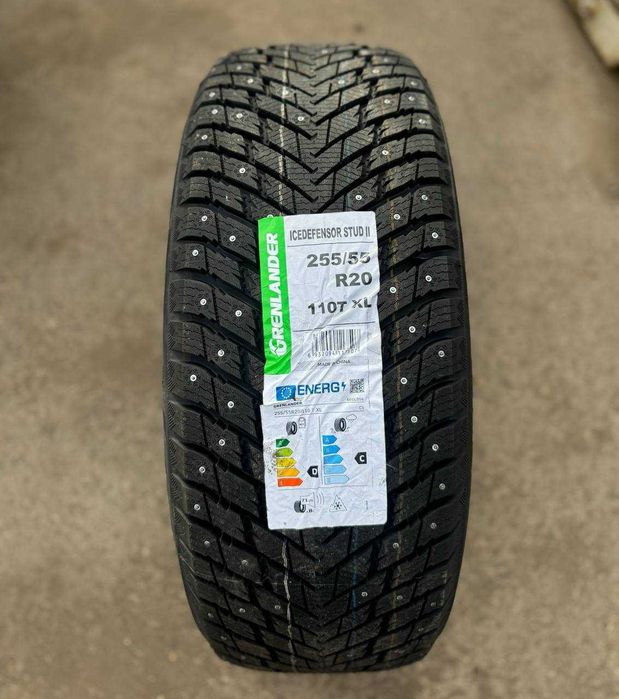 Новые зимние шины  с шипами 255 55 R20 на Jetur T2