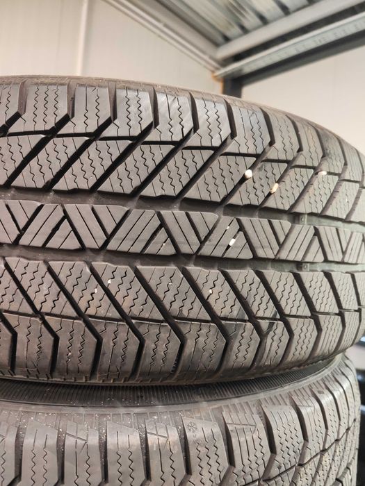 2бр.зимни гуми 205/50/17 Platin