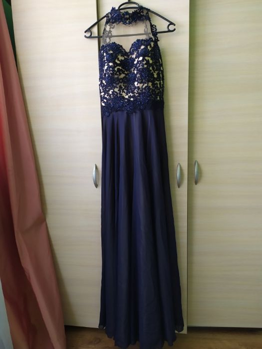 Бална, абитуриентска или рокля за кумуване