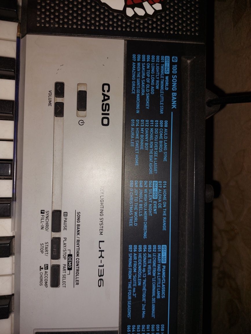 Синтезатор Casio LK136