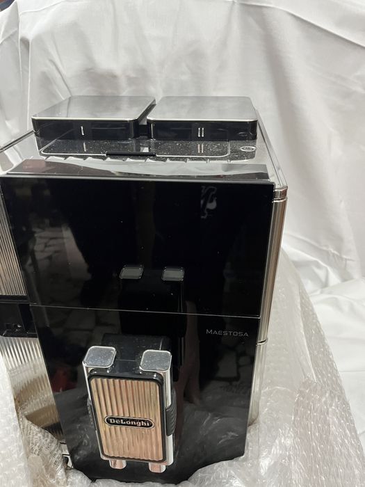 Vand masina DeLonghi