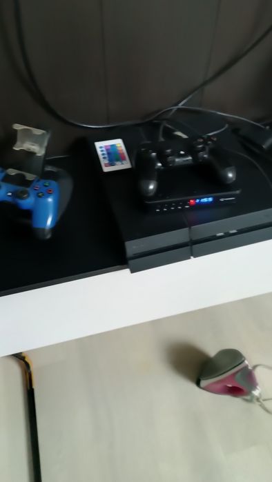 PS 4 приставка и зарядная станция не прошита