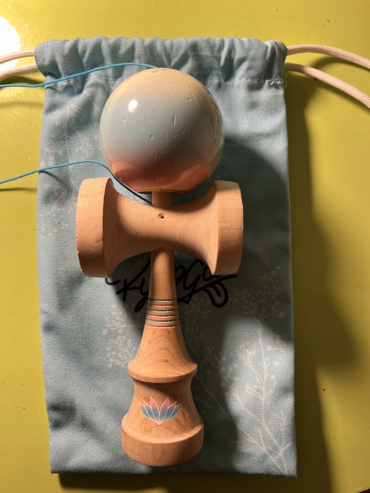 Kendama lotus ryoga pro model sticky