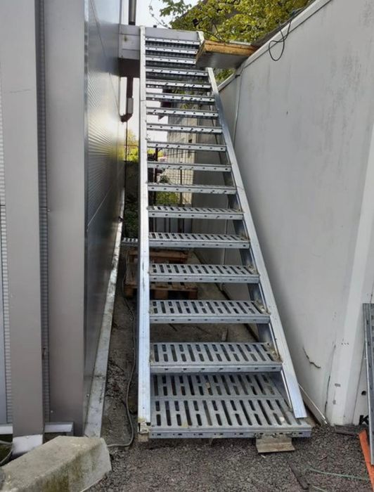 Scara metalica zincata  exterioara pentru ,case, beciuri și incendii