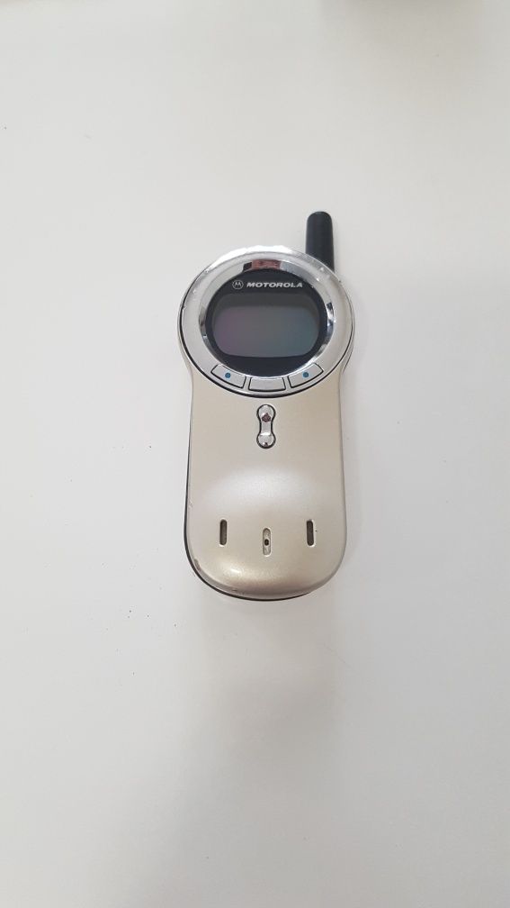 Продавам Motorola V70
