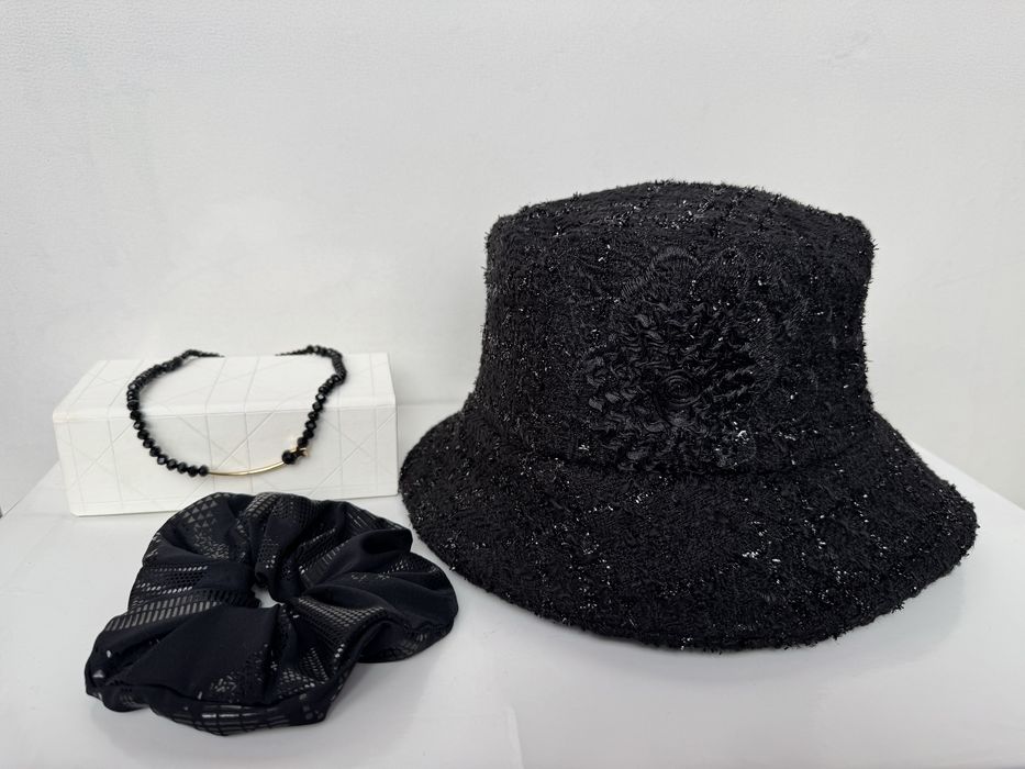 Комплект Шапка дамска скрънчи колие