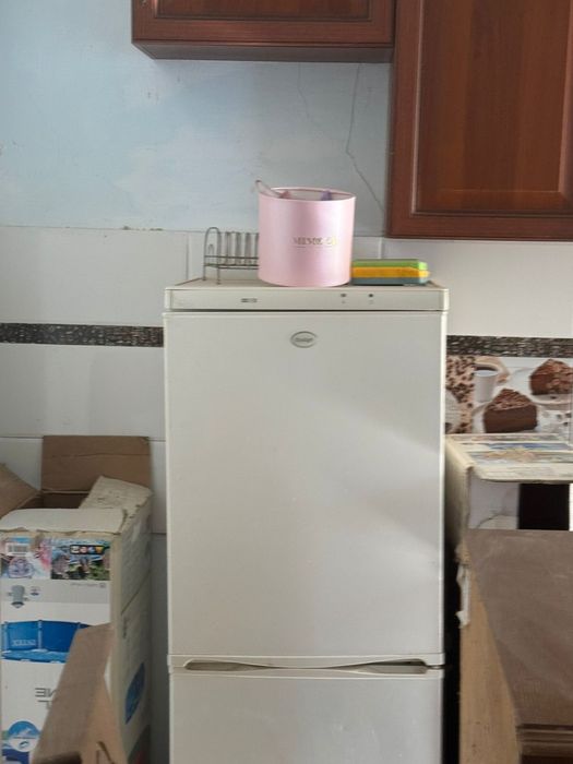 Холодильник………..