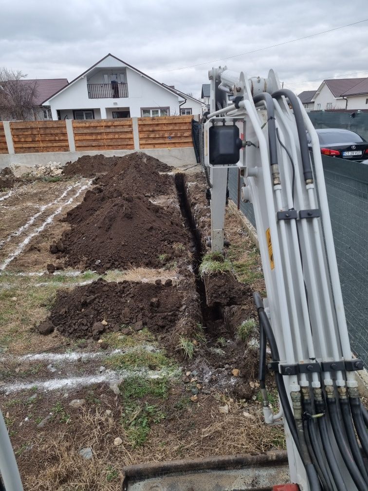 Inchiriez/Inchirieri miniexcavator de 3t + Picon