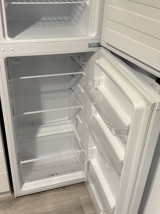 Frigider cu 2 usi Candy 204 l inaltime 143 cm ALB