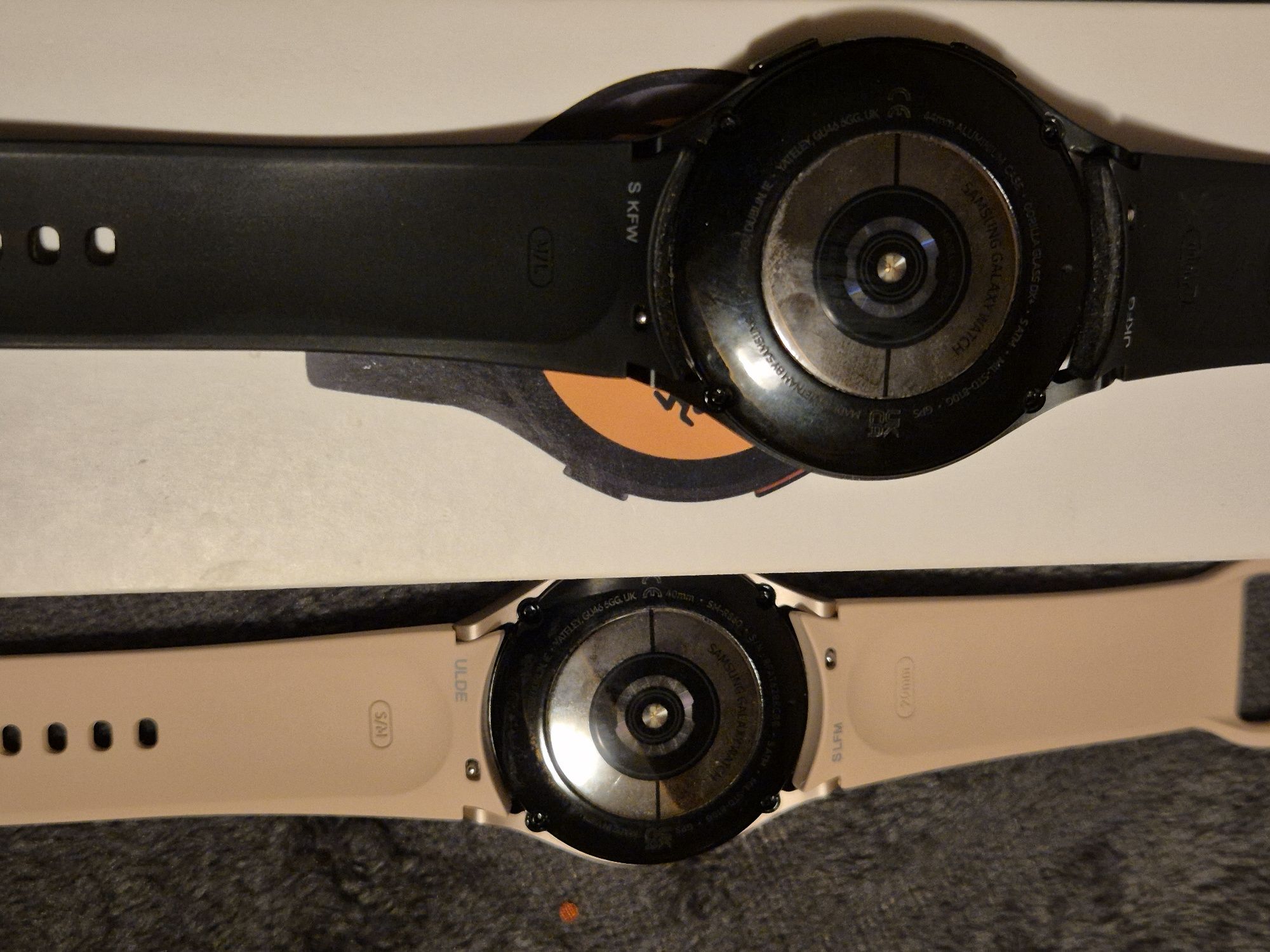 2 броя Galaxy watch 4 44mm и 40mm