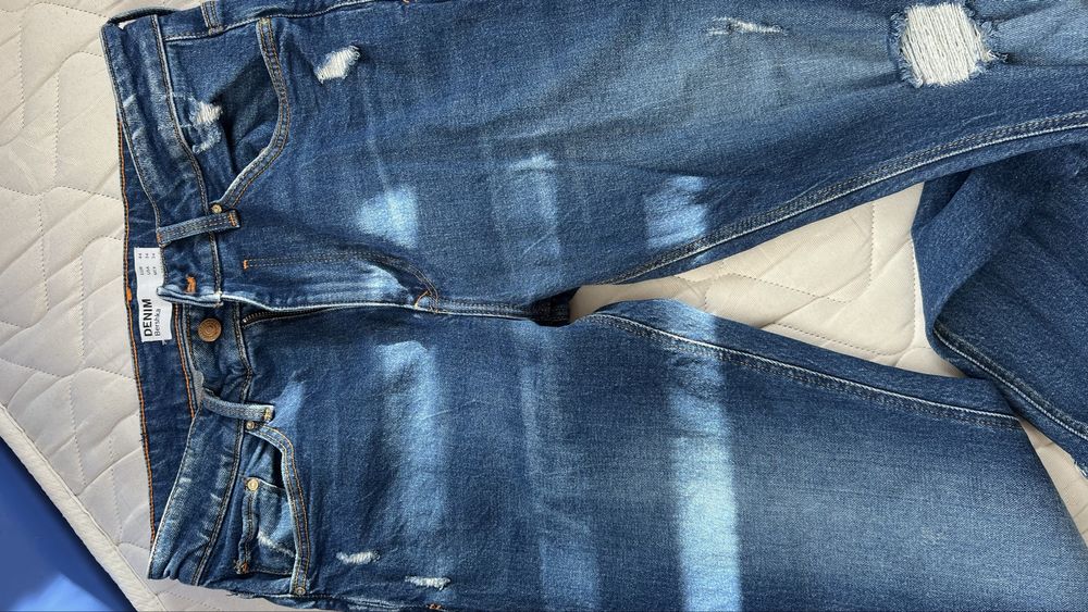 Мъжки дънки denim Bershka, без забележкк и следи. Д:105см и Ш:86см