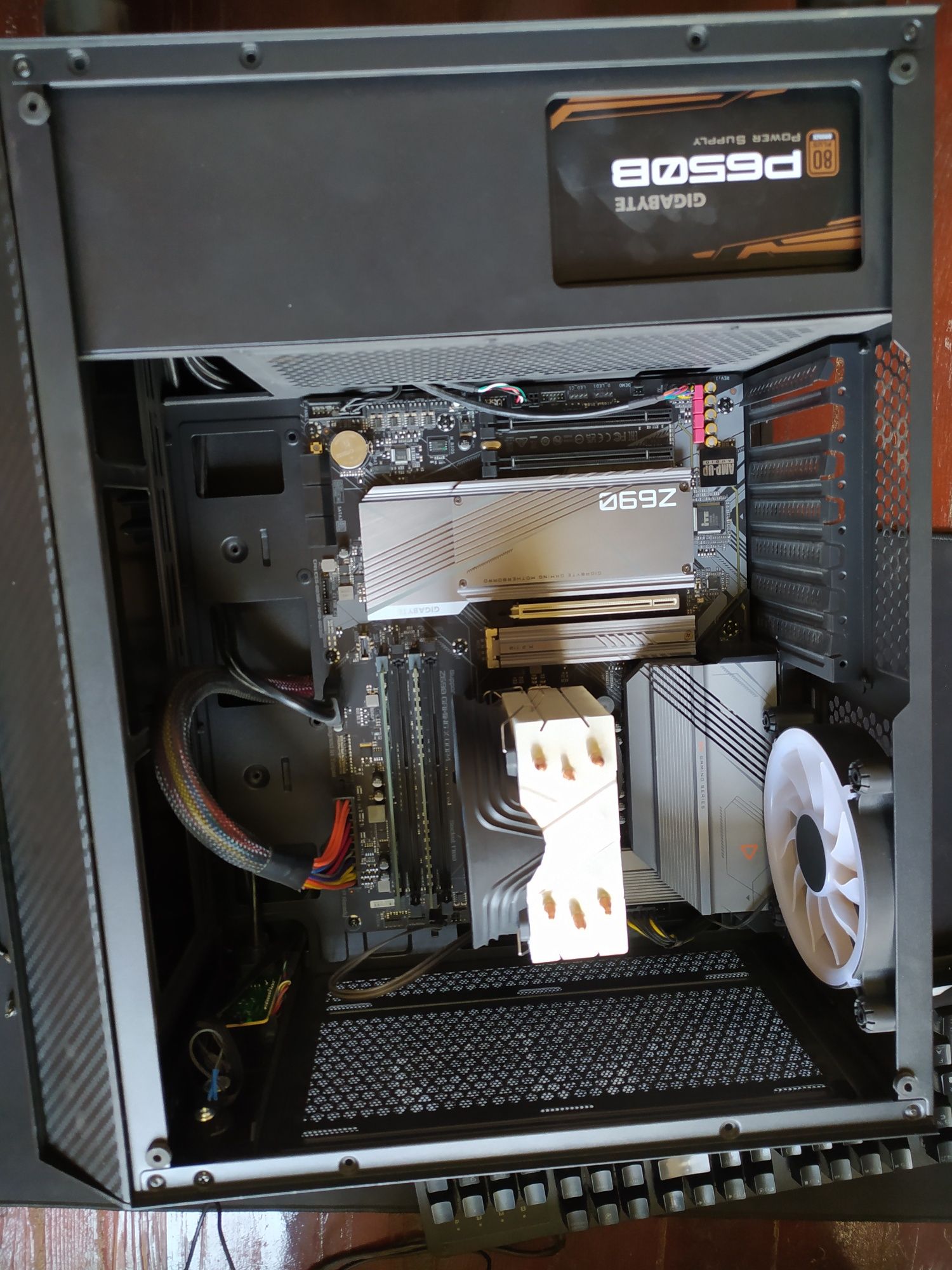 Kompyuter desktop. Z690-DDR4, RAM-24gb/3200mhz, SSD-256/512gb m.2,650w