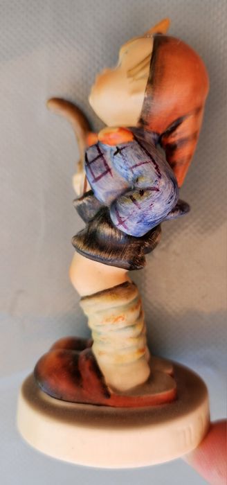 Goebel Hummel порцеланова фигура Little Hiker, 16 2/0, 1973 г.