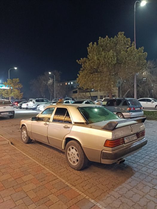 Продам Mercedes 190