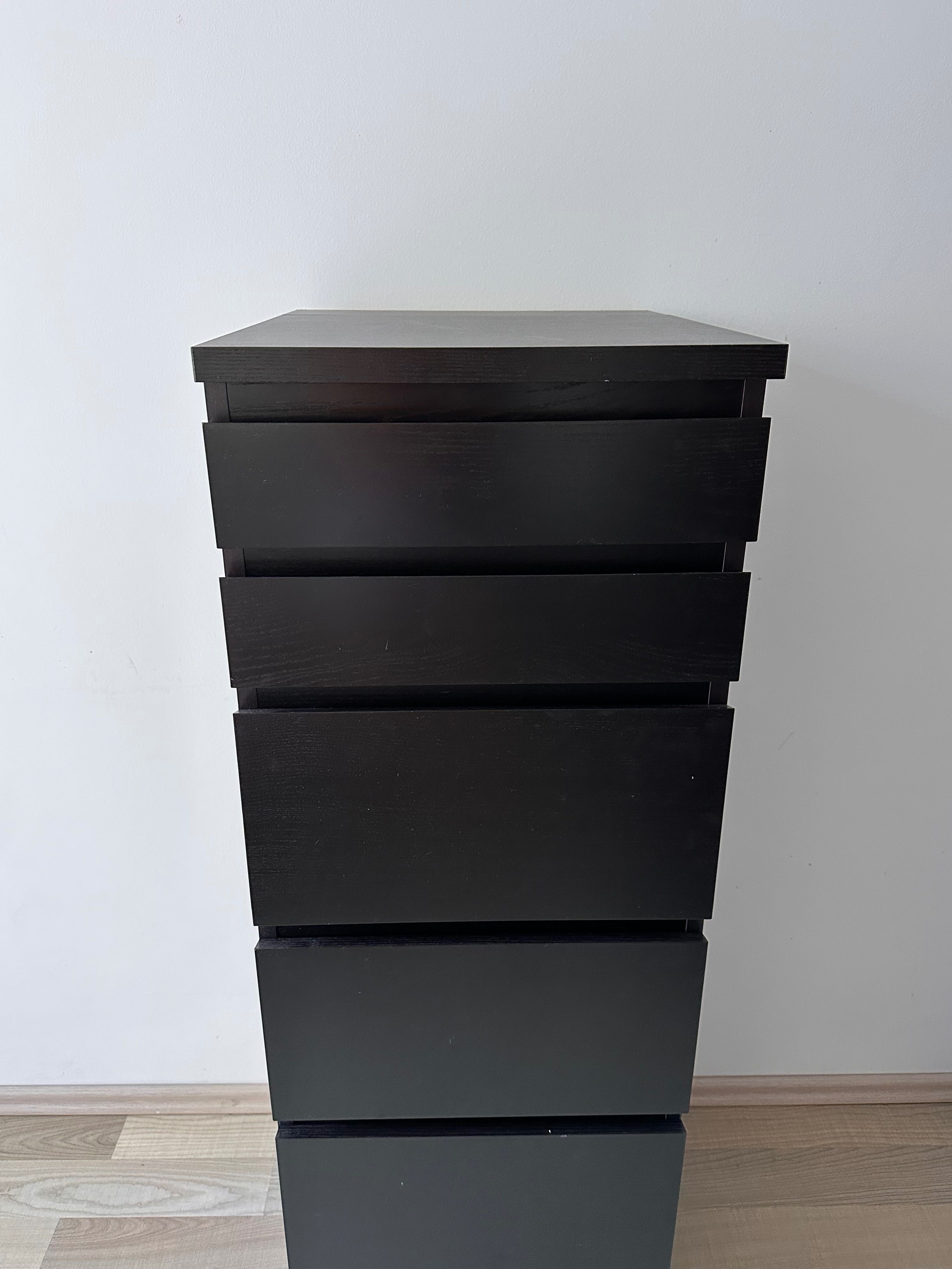 Comoda mare neagra