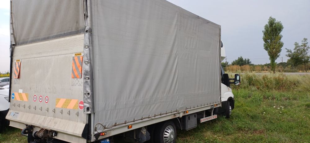 Iveco Daily  3.5T 35C18 Lift 750Kg