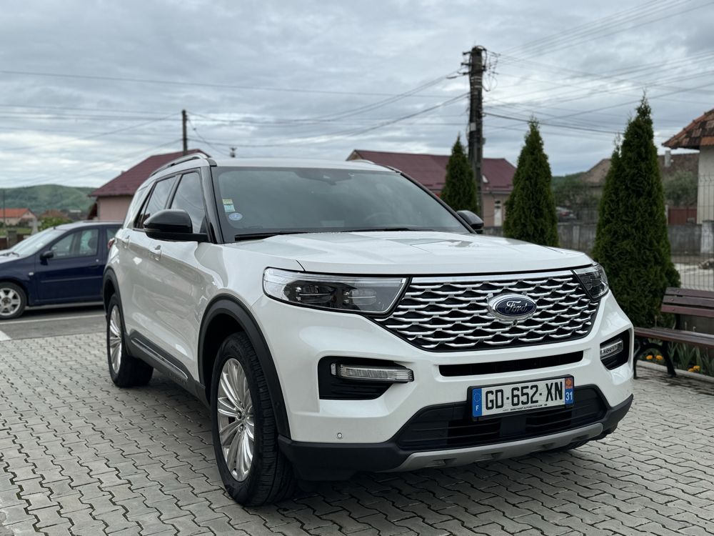 Ford Explorer Platinum 2022