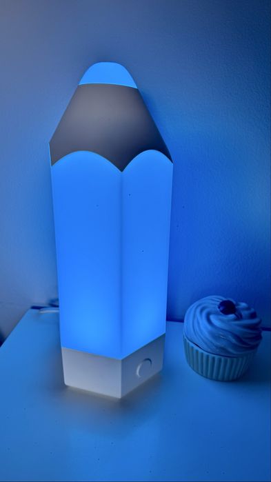 LED лампа молив за детска стая