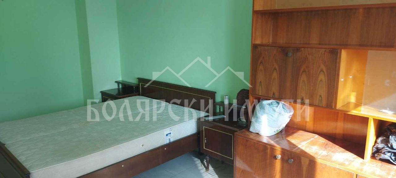 Продава се Четиристаен апартамент в Велико Търново, Център - 91 кв.м за 1077 €/кв.м - Снимка #2
