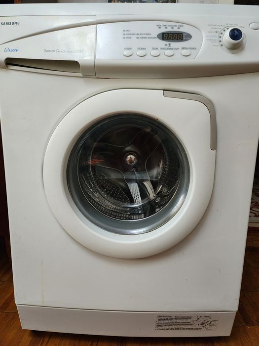 Продается Стиральная машина марки SAMSUNG  белого цвета, модель:P1005J