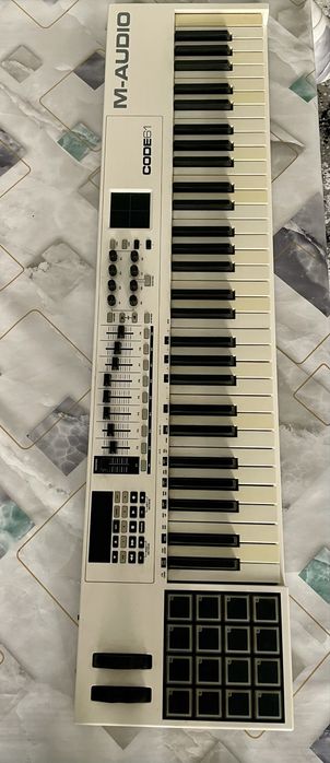 Klavish sotiladi M-Audio code61