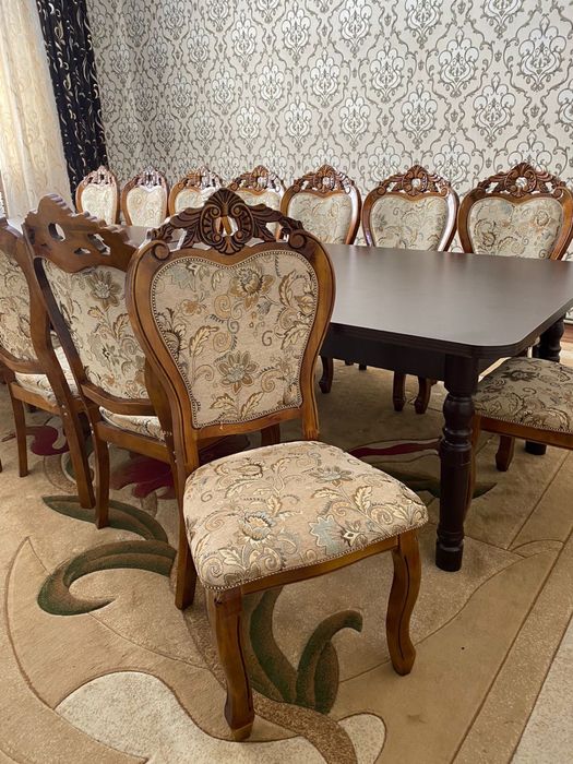 Стол и стулья комплект