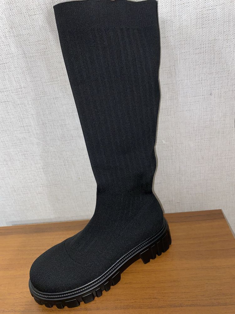 НОВО Дамски ботуши тип чорап
