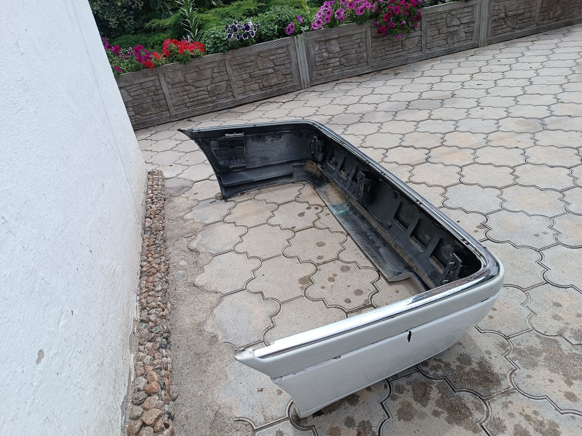 Продам зданий бампер Мерседес w202