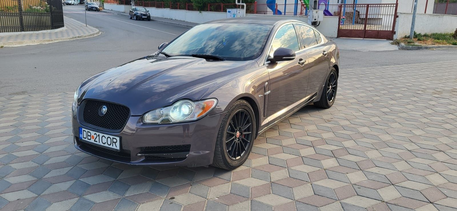Urgent , Jaguar XF s