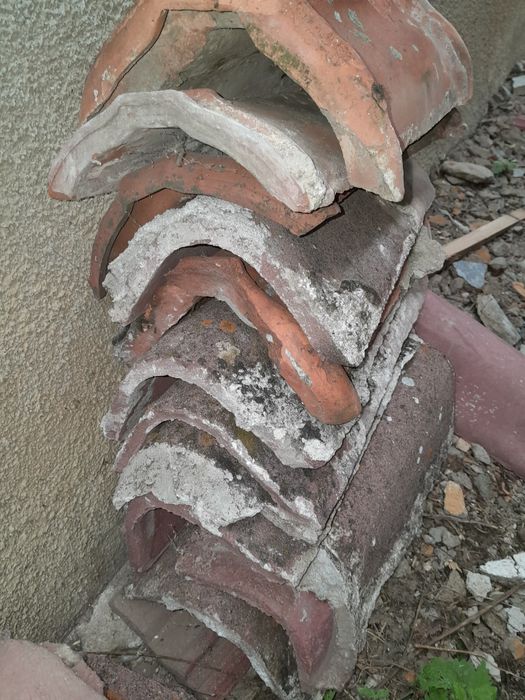 Vând Țigle ( Ciripuri ) din Ciment. 1100 buc.