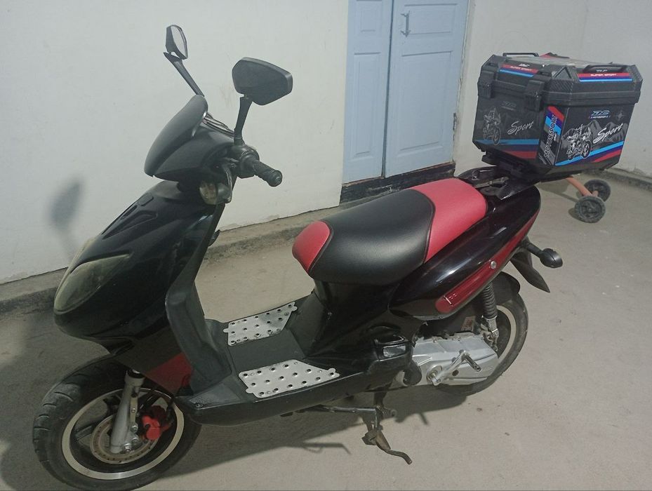 Scooter Stels tactic 50cc sotiladi