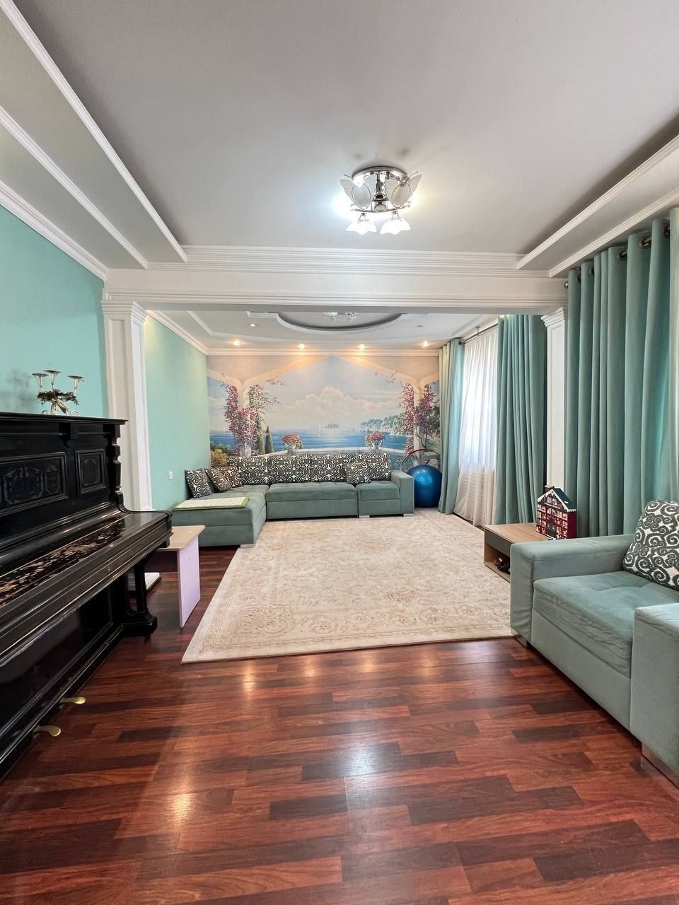 Срочно продается 6ти ком кв-ра на ул. А.Темура, ор-р:м.Шахристан,189м²