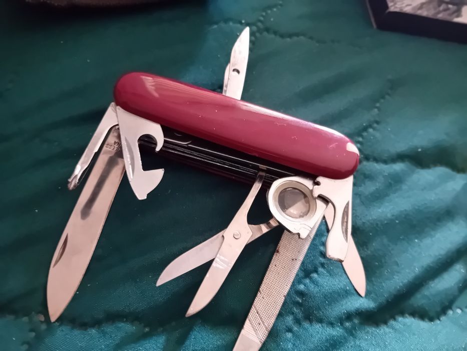 ¥ briceag multifuncțional în stare foarte bună