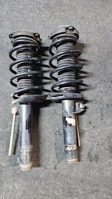 Arcuri + amortizoare fata originale Volkswagen Passat B6

Stare buna
S