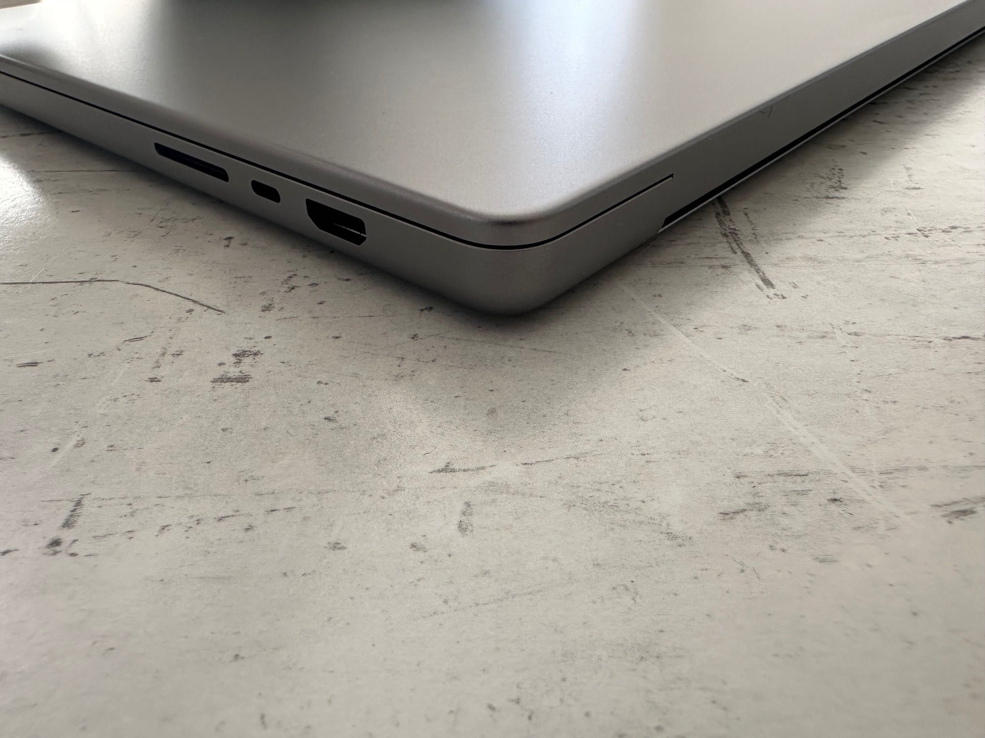 MacBook Pro 16" M1 Pro 10-CPU, 16-GPU, 16RAM, 512GB SSD