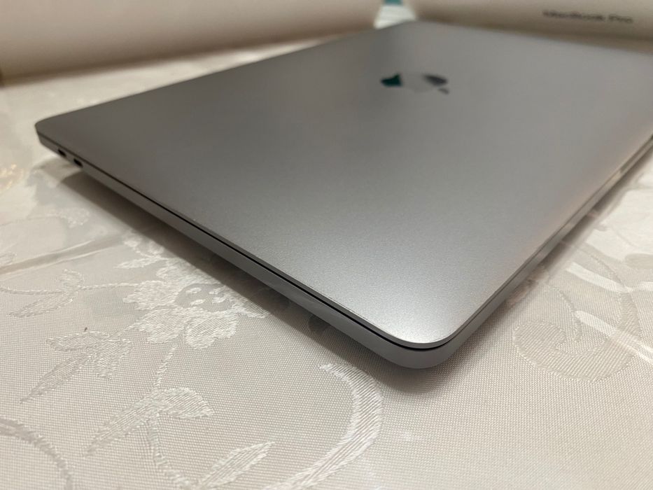 Macbook pro m1 8/256