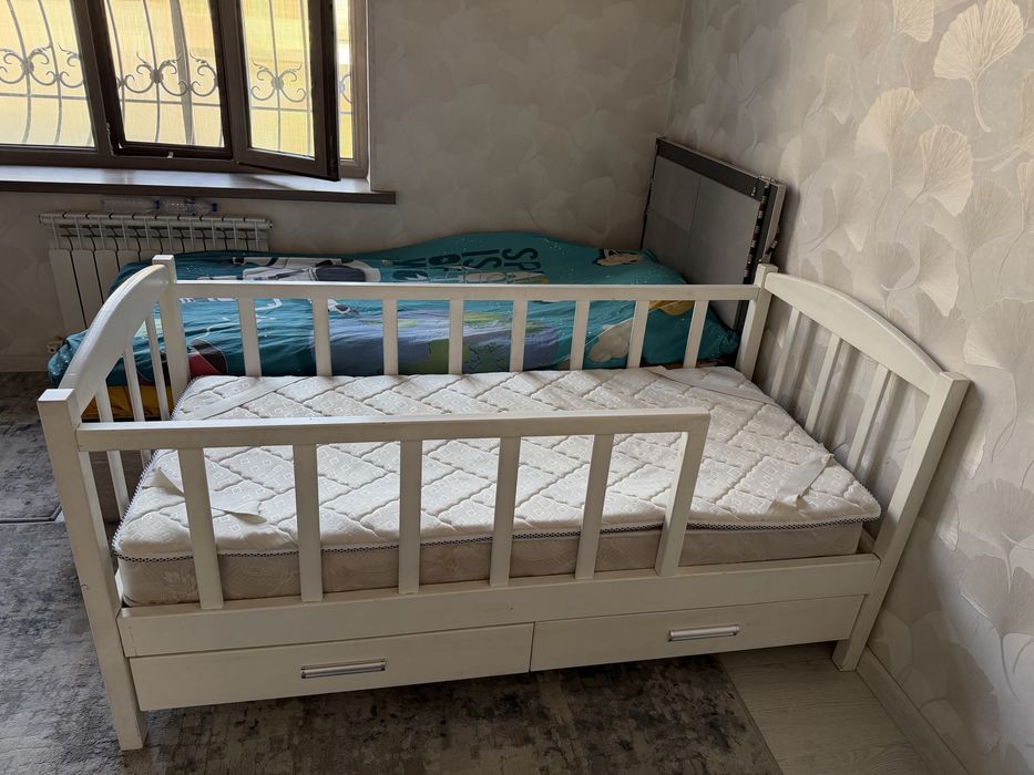 Продаётся детский шкаф и кровать