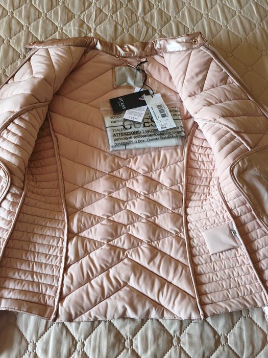 Две оригинални дамски якета GUESS чисто нови