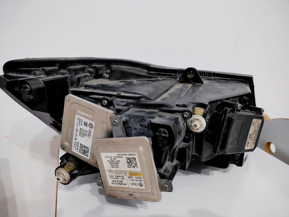 Far bi-xenon adaptiv+Led Skoda Superb 2