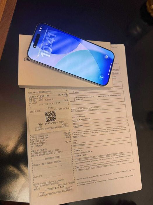 Продавам iPhone 17r