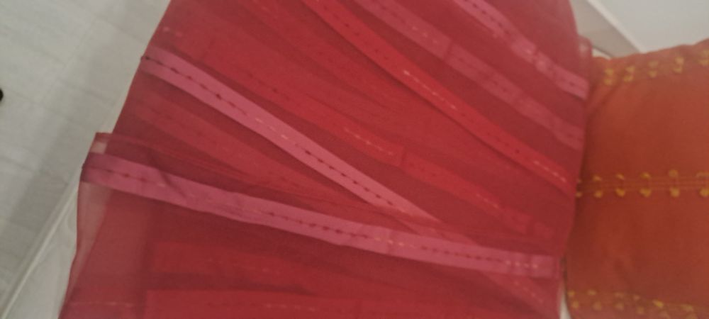 Perdea mătase 4 20  m cu rejansa și agățători. La 60 lei