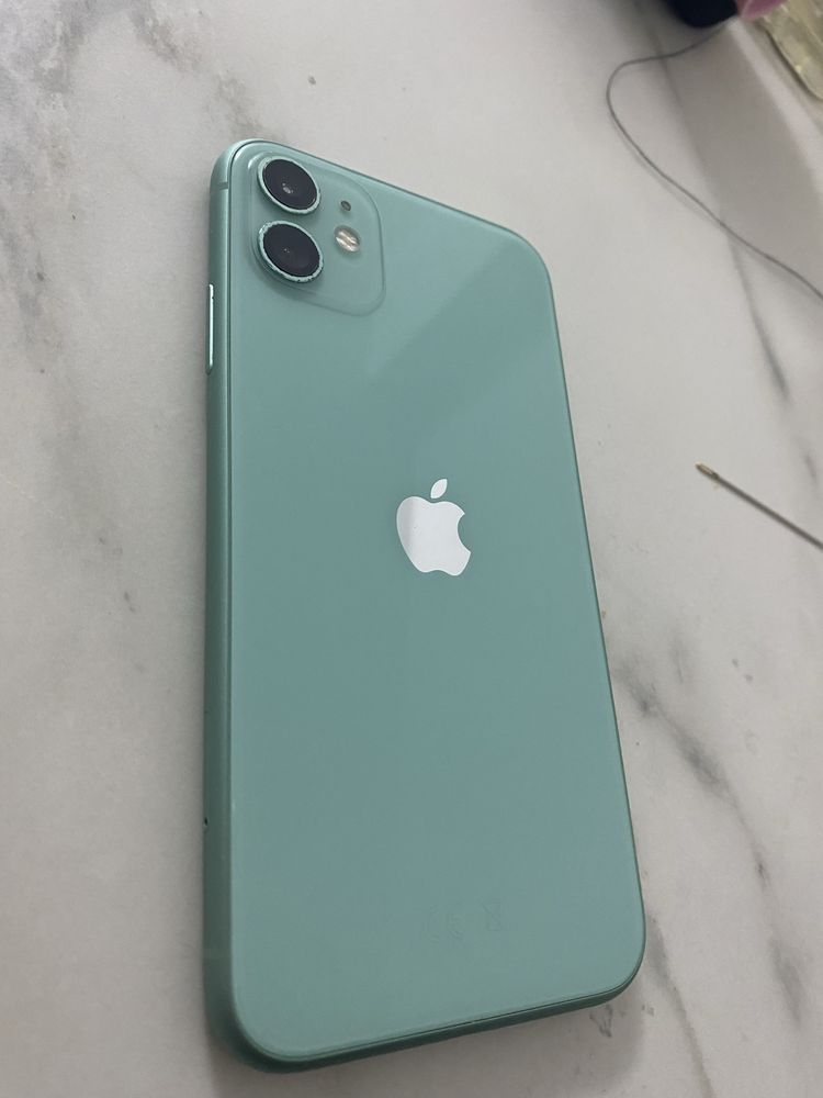 iPhone 11 Verde 128GB + husa