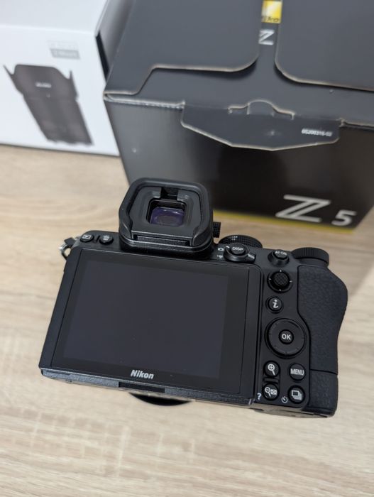Aparat Foto Mirrorless - Nikon Z5