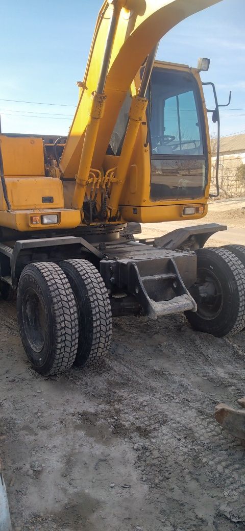 Ekskvator Hyundai 1400 w-7