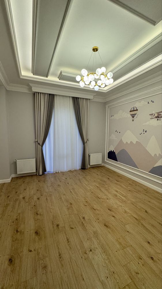 Продается на Луначарского Евро дом 3,2 сот 3 уровня 7 ком